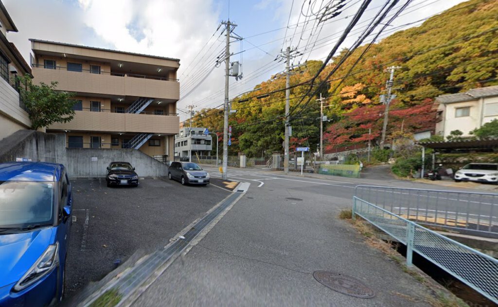 西宮市愛宕山１棟収益マンション