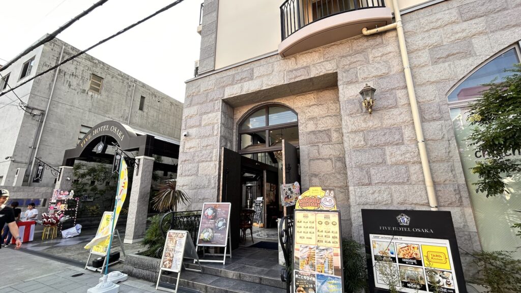 コリアンタウンすぐ近く！ホテル1階で視認性◎